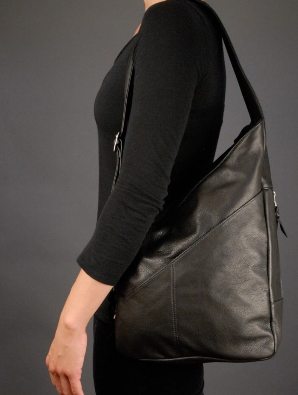 SVEN Style 801 Black Leather Shoulder Bag USA Made $484 Multi Zip Carryall